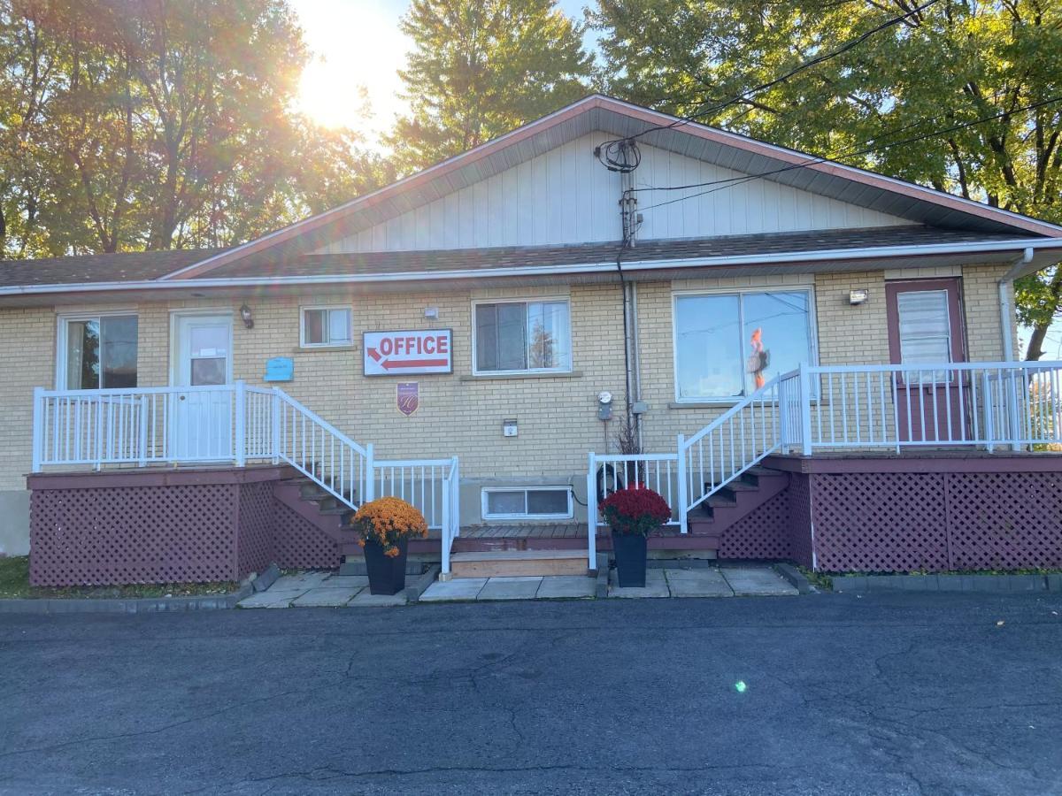 Motel Des Erables Coteau-du-Lac Esterno foto