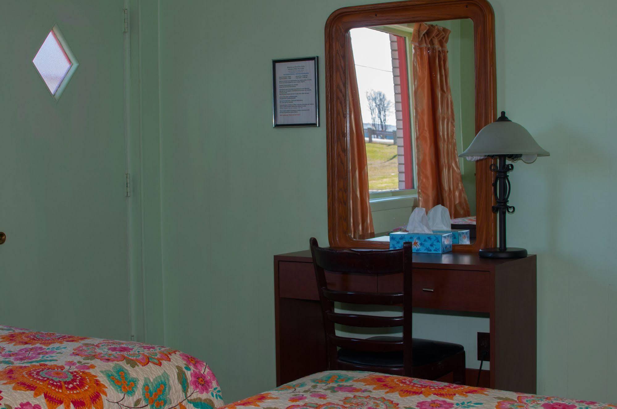 Motel Des Erables Coteau-du-Lac Esterno foto