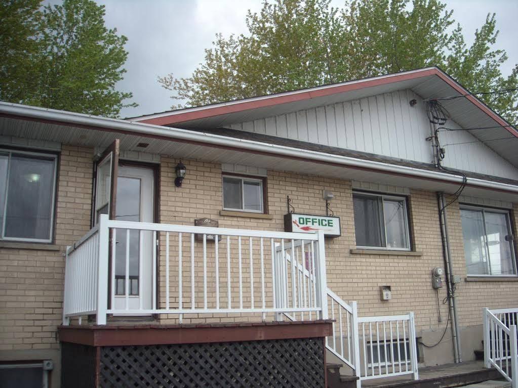 Motel Des Erables Coteau-du-Lac Esterno foto
