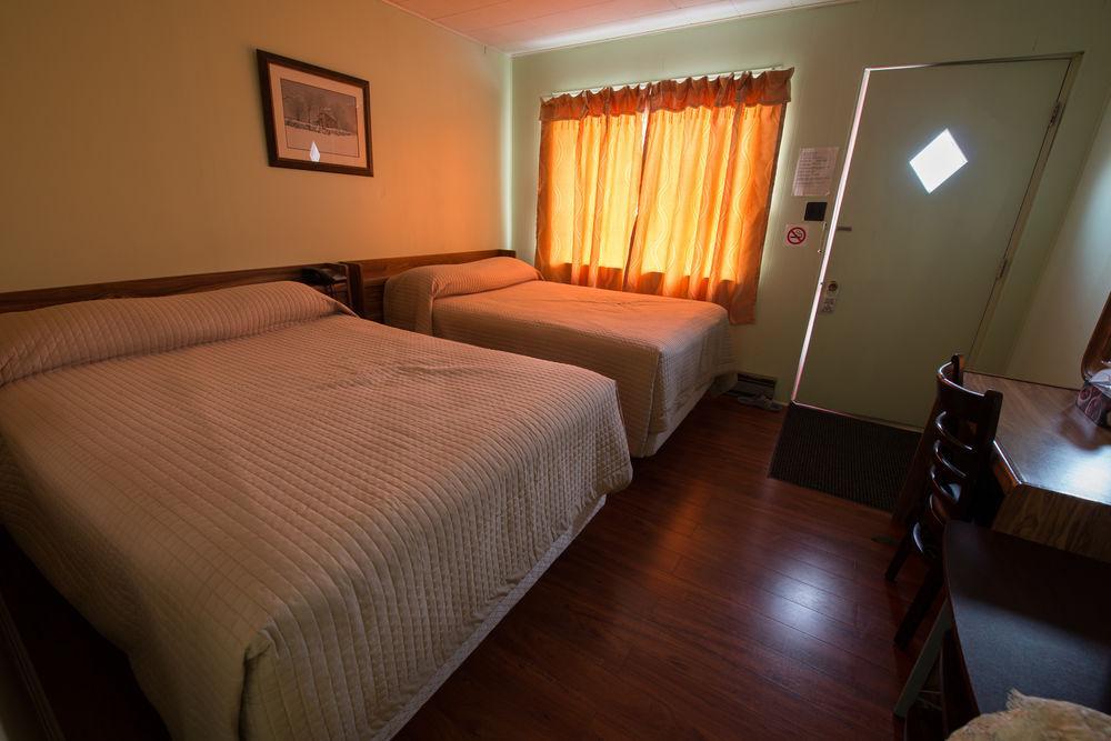 Motel Des Erables Coteau-du-Lac Esterno foto
