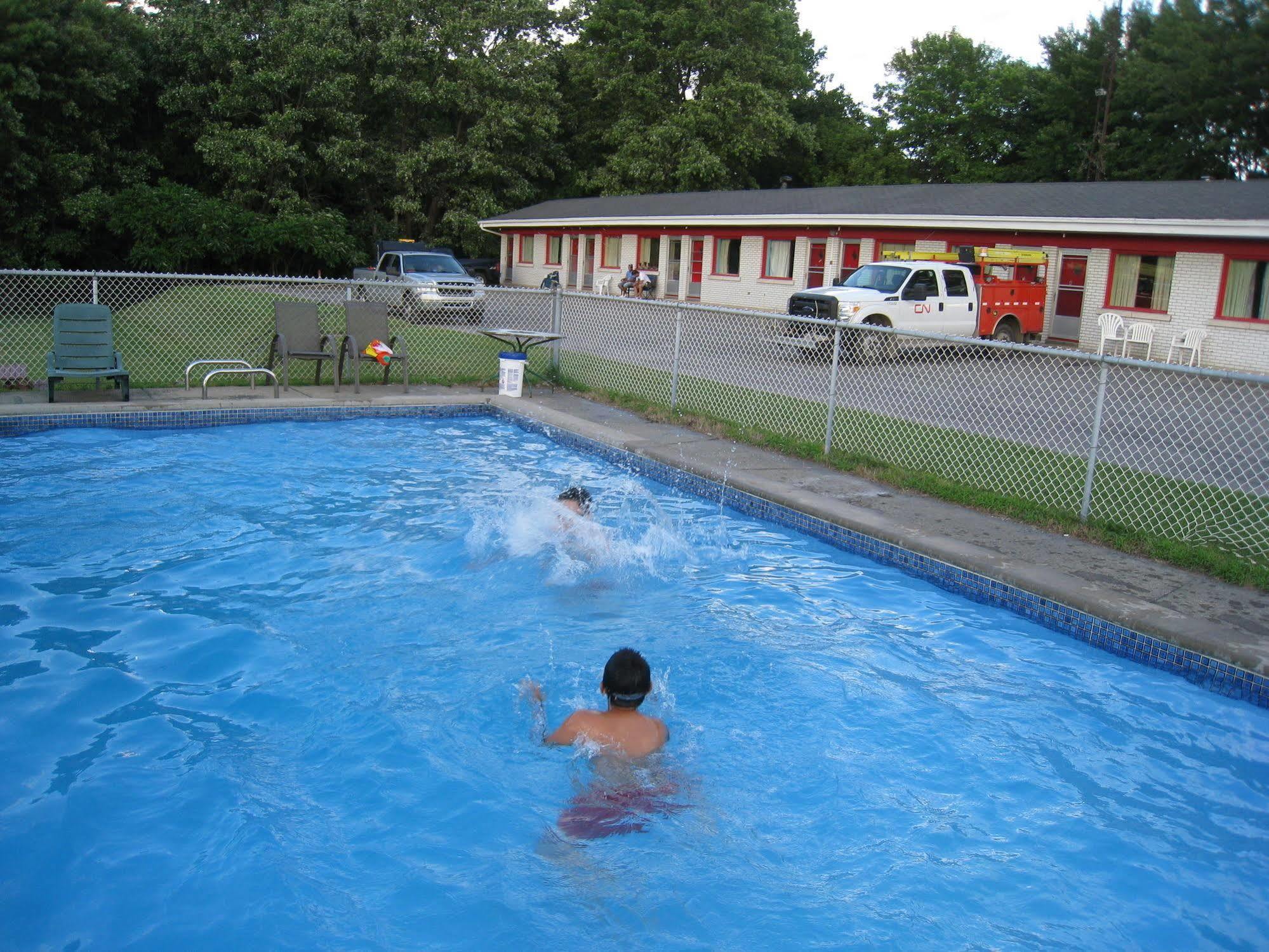 Motel Des Erables Coteau-du-Lac Esterno foto
