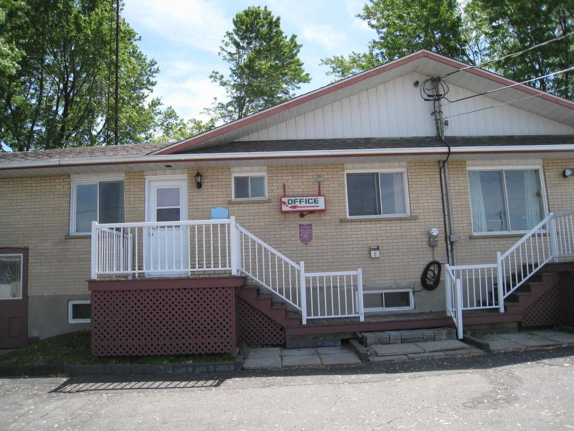 Motel Des Erables Coteau-du-Lac Esterno foto